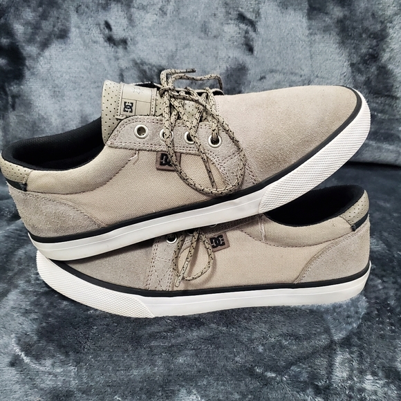 DC Suede Leather Council shoes - Picture 6 of 7